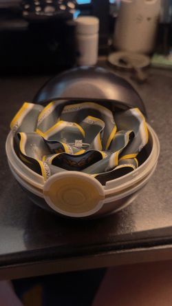 Poké ball roses