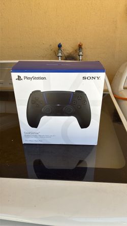 Black ps5 remote controller