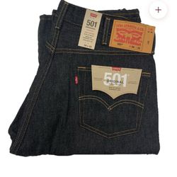 Two Jeans They Aré Used 