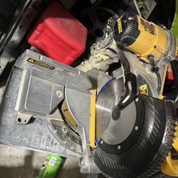 12in Dewalt Miter Saw 