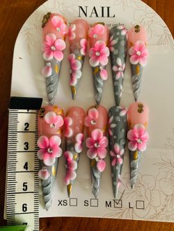 3D Floral Press-On Nails Set Medium $20