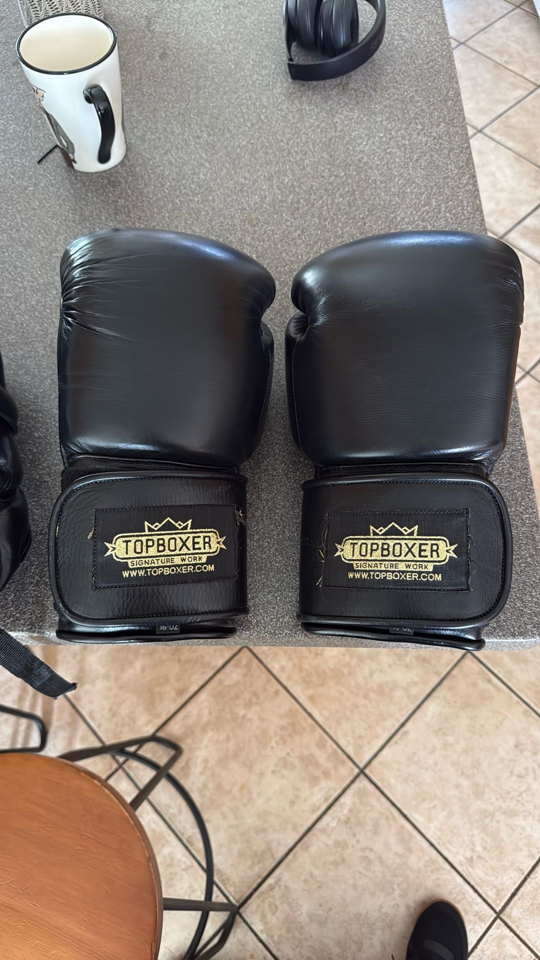 Boxing gloves and headgear