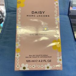 Daisy Marc Jacobs Eau So Fresh 4.2 OZ