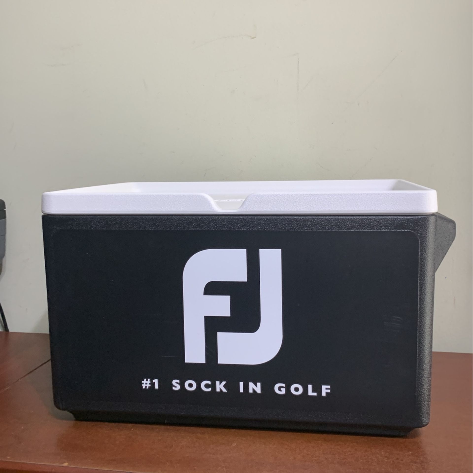 Footjoy Party Stacker Cooler Brand New As Seen In Pictures 