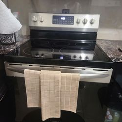 Frigidaire GALLERY Convection Oven