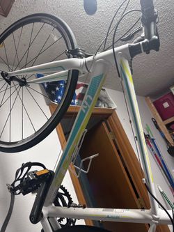 LIV Avail women’s road cycle