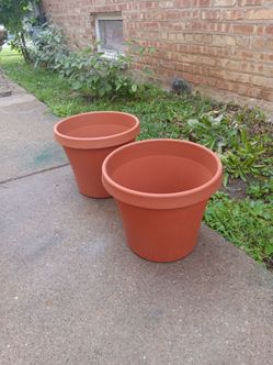 New Heavy Duty Plastic Planter Pots