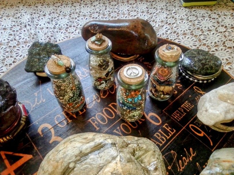 4 Jewelry Jars , EXCELLANT CHRISTMAS GIFTS