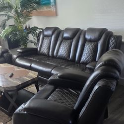 3 Piece set. 2 Sofas And One Love Seat. + LED