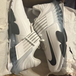 Nike Savaleos Gym Shoes 