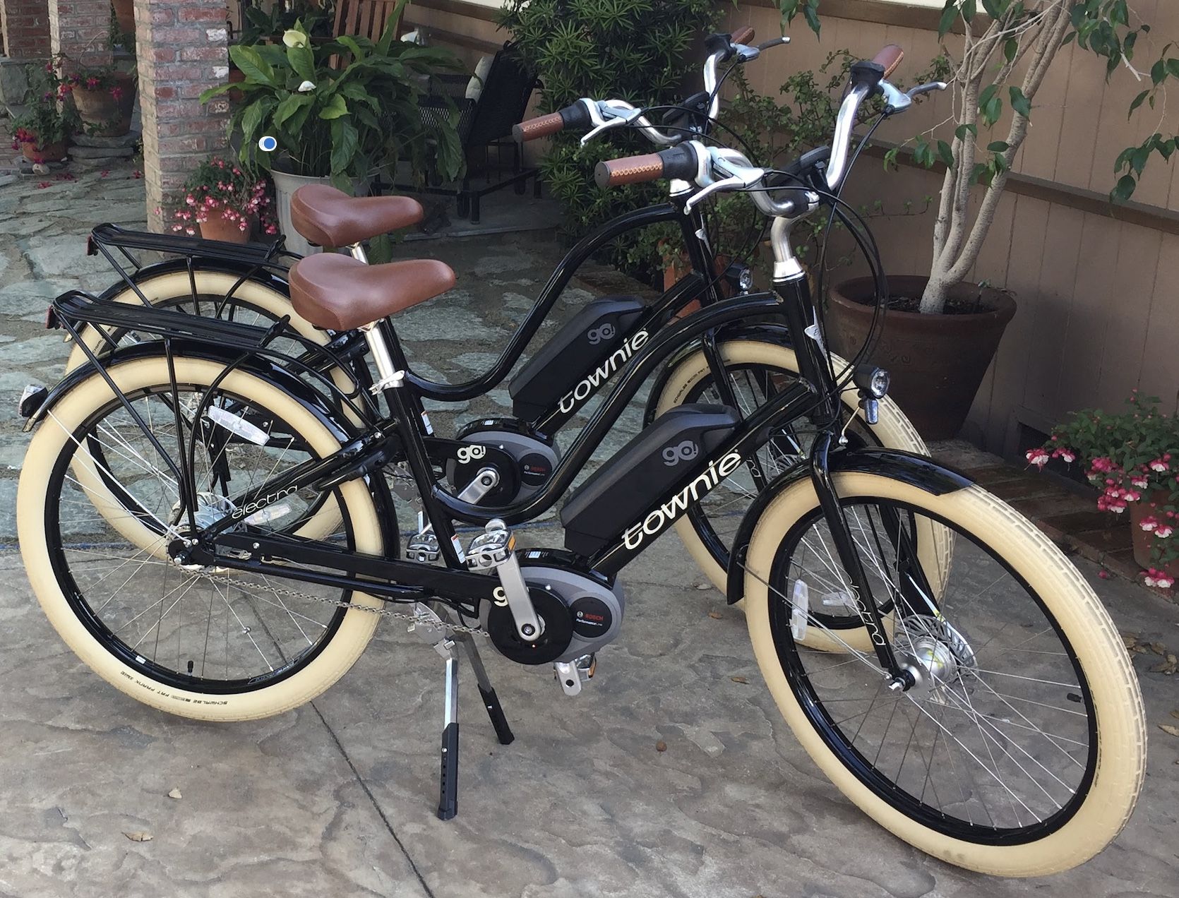 2 Electra Townie Go E Bikes