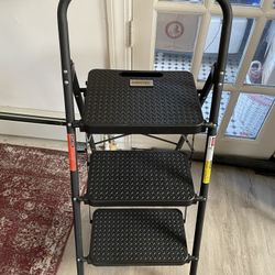 HEAVY DUTY STEP STOOL/LADDER