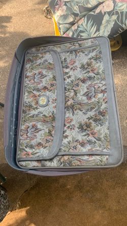 Vintage floral pattern design suitcase