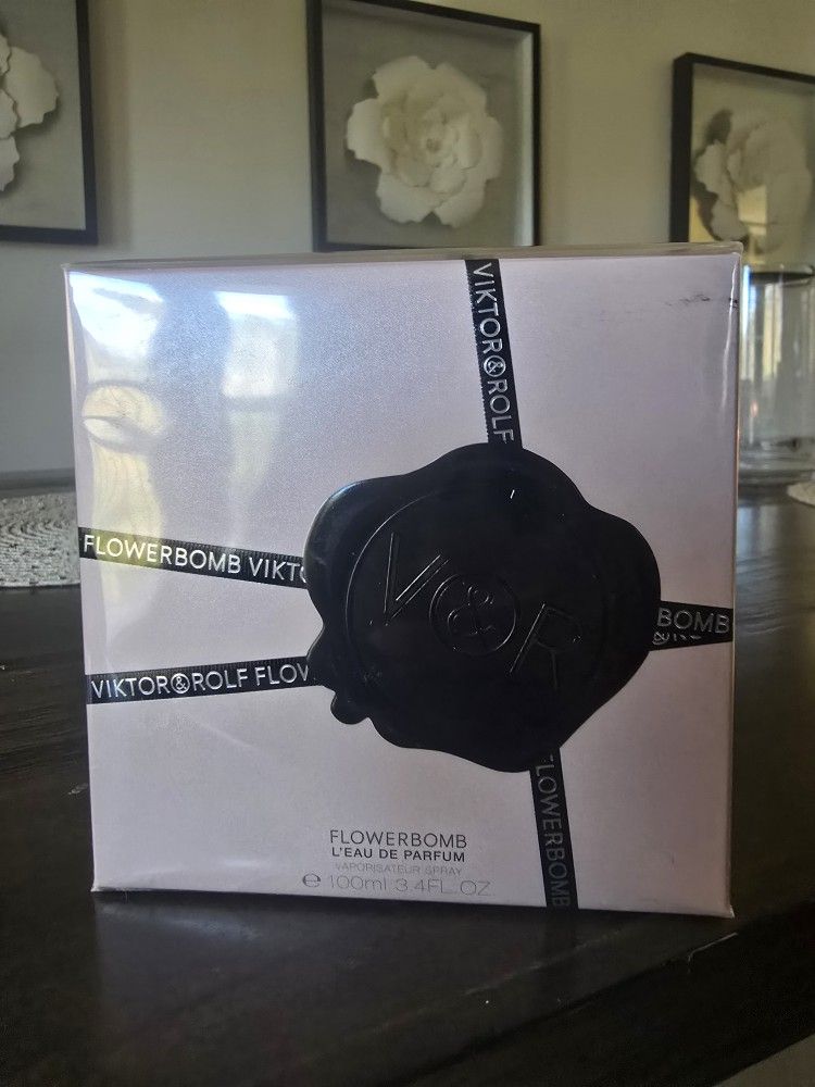 Flowerbomb Perfume By Viktor & Rolf 3.4