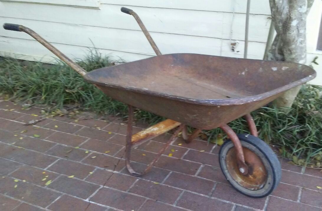 VINTAGE METAL WHEELBARROW