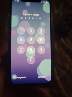 IPhone 12 64bg desbloqueado para cualquier compañía tiene una grieta enfrente casi no seve