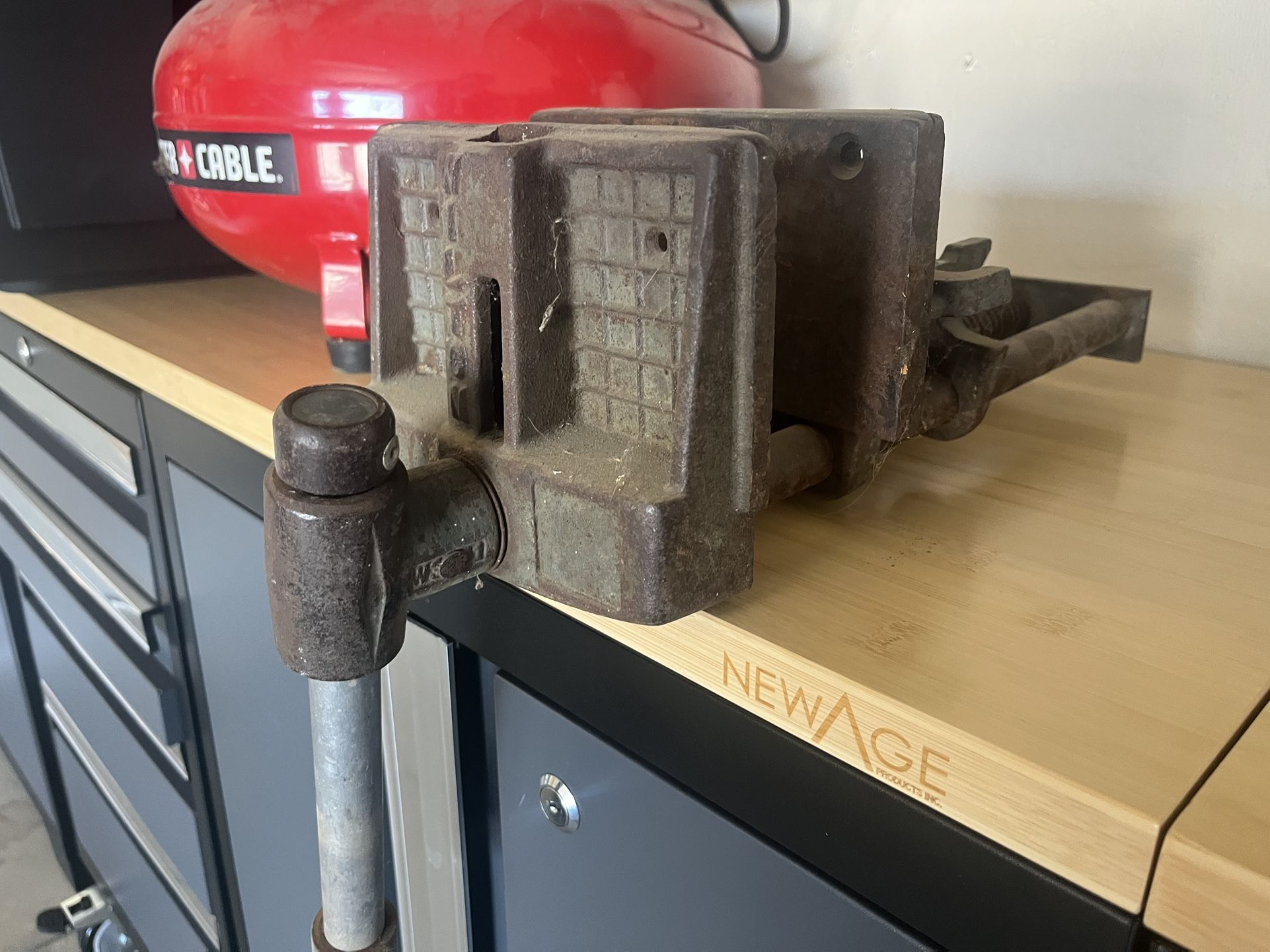 Wilton Shop Vice