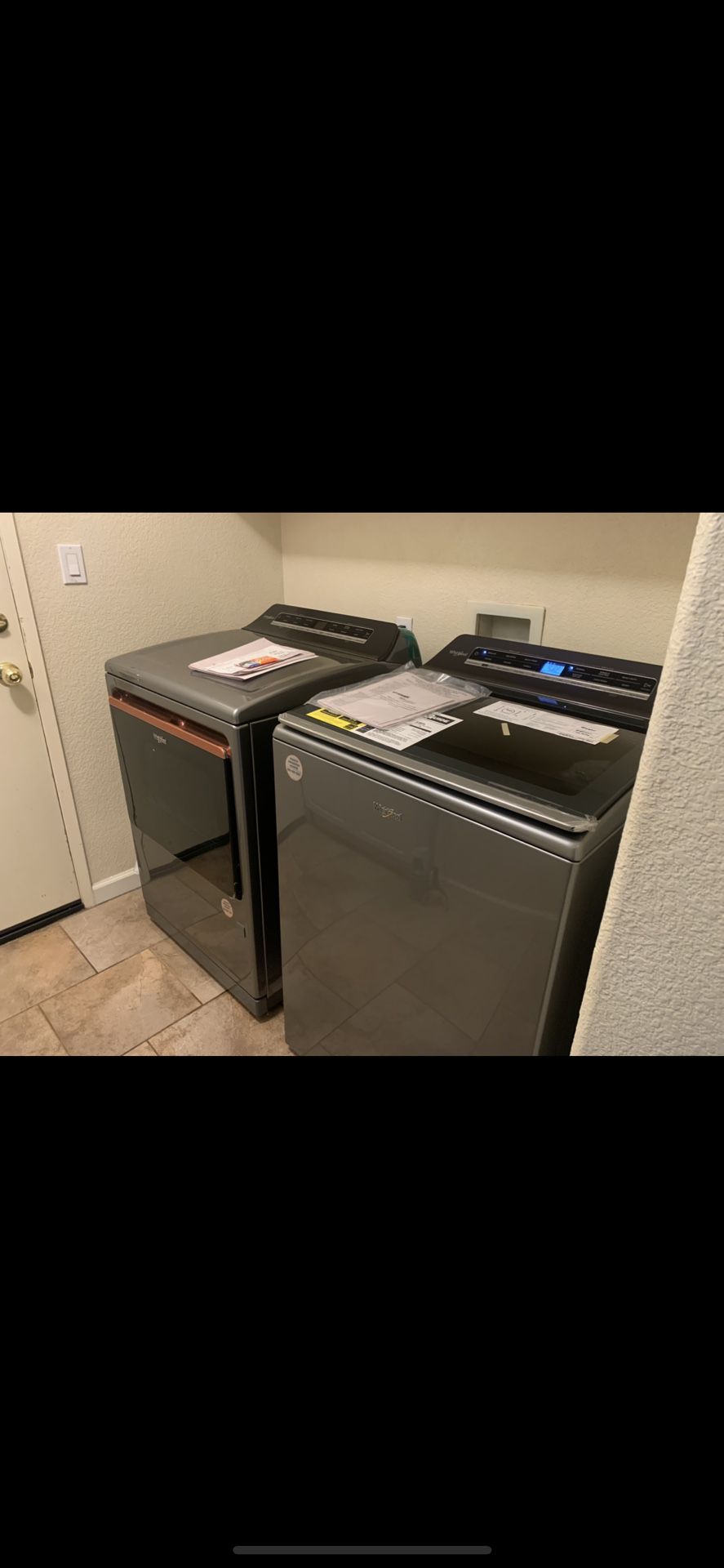 Whirlpool Washer And Gas Dryer ( Please Read Description)