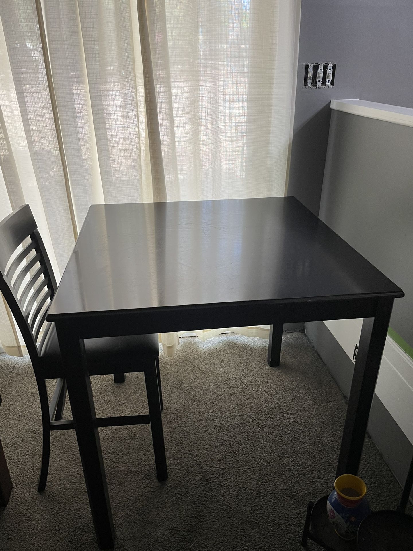 Table + 1 Chair
