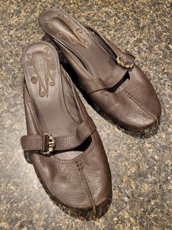 Women size 8.5 Mary Jane style wedge slip-on brown shoes