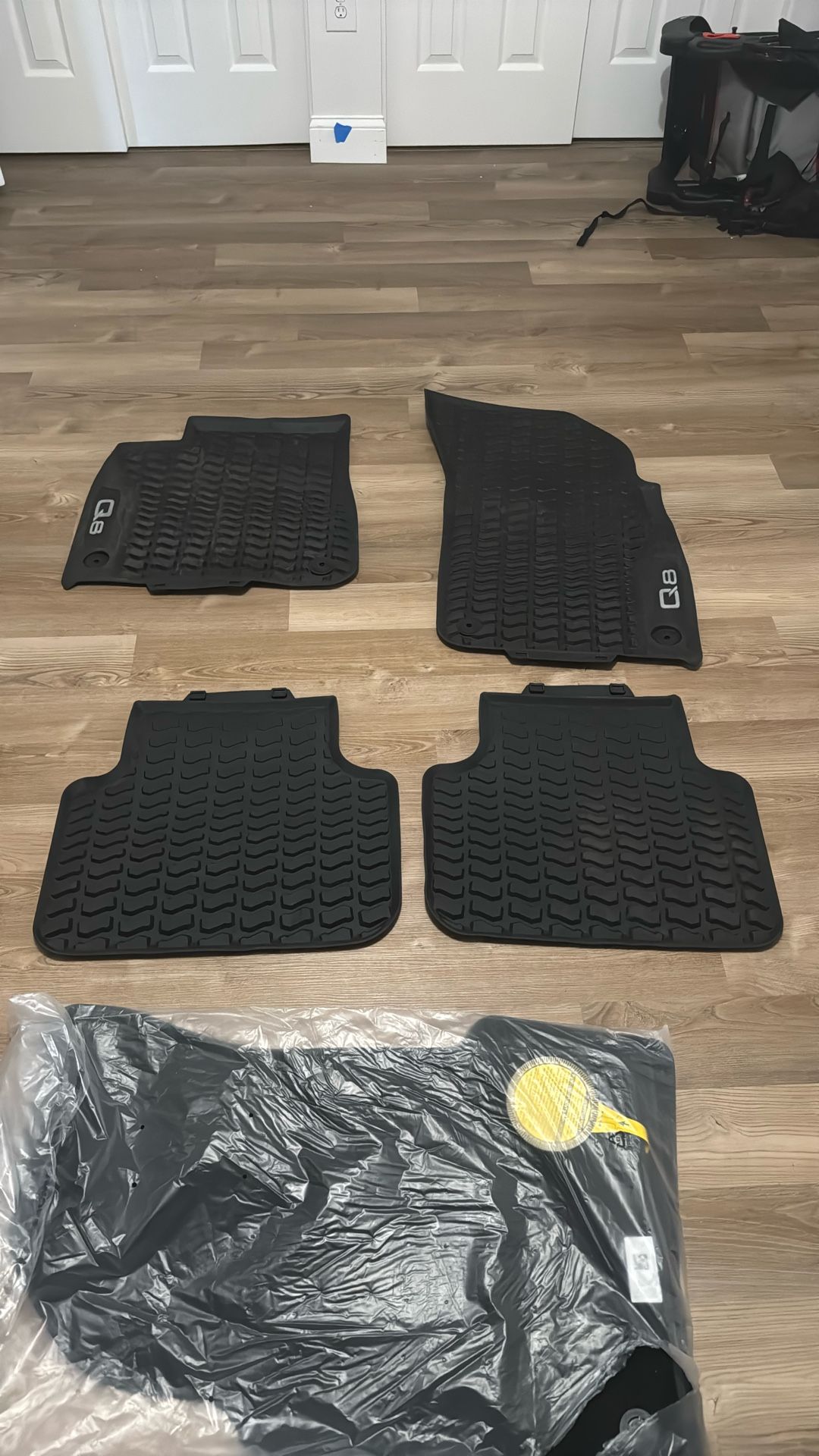 Audi Q8 Rubber And Carpet Floor Mats
