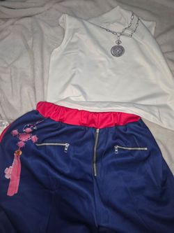 Rumi costume, brand new, size 10 to 12, last one available