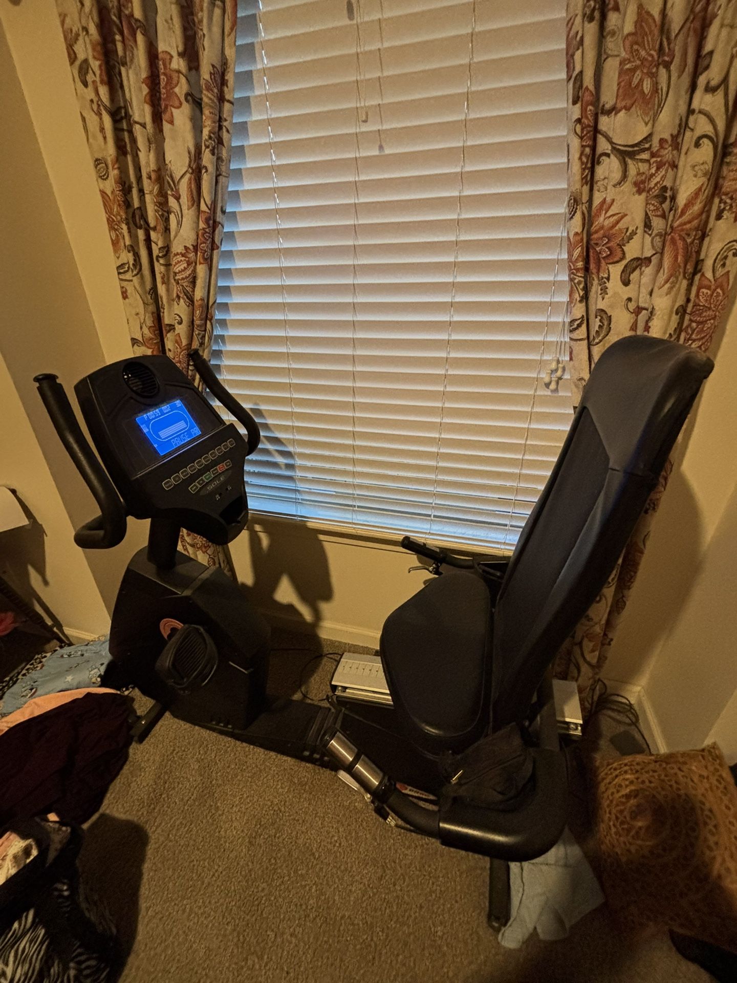 Sole BR86 exercise bike like new condition $200