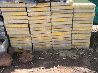 12x12x2 Paver With Buttons