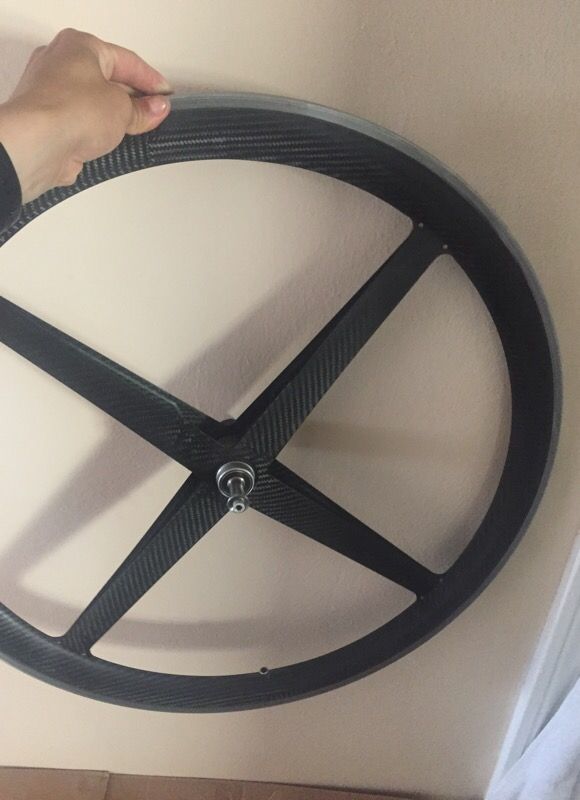 Cracked 700c rear wheel