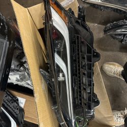 Toyota Venza Headlight 