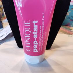 CLINQUE Pep Start 2-in1 Exfoliating Cleanser