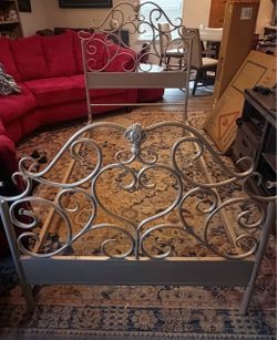 Twin Bed Frame - Powell Isabelle Great Condition