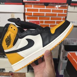 Jordan 1 Retro High OG - Taxi (M10)