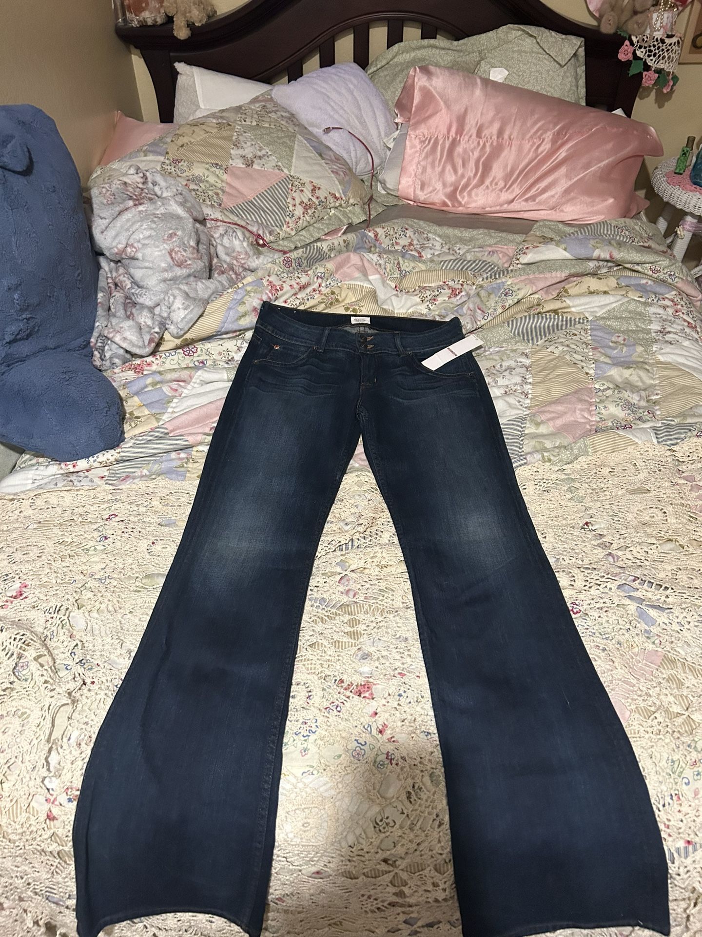 size 29 Hudson “Midrise Signature” Boot Cut Jeans Dark Blue