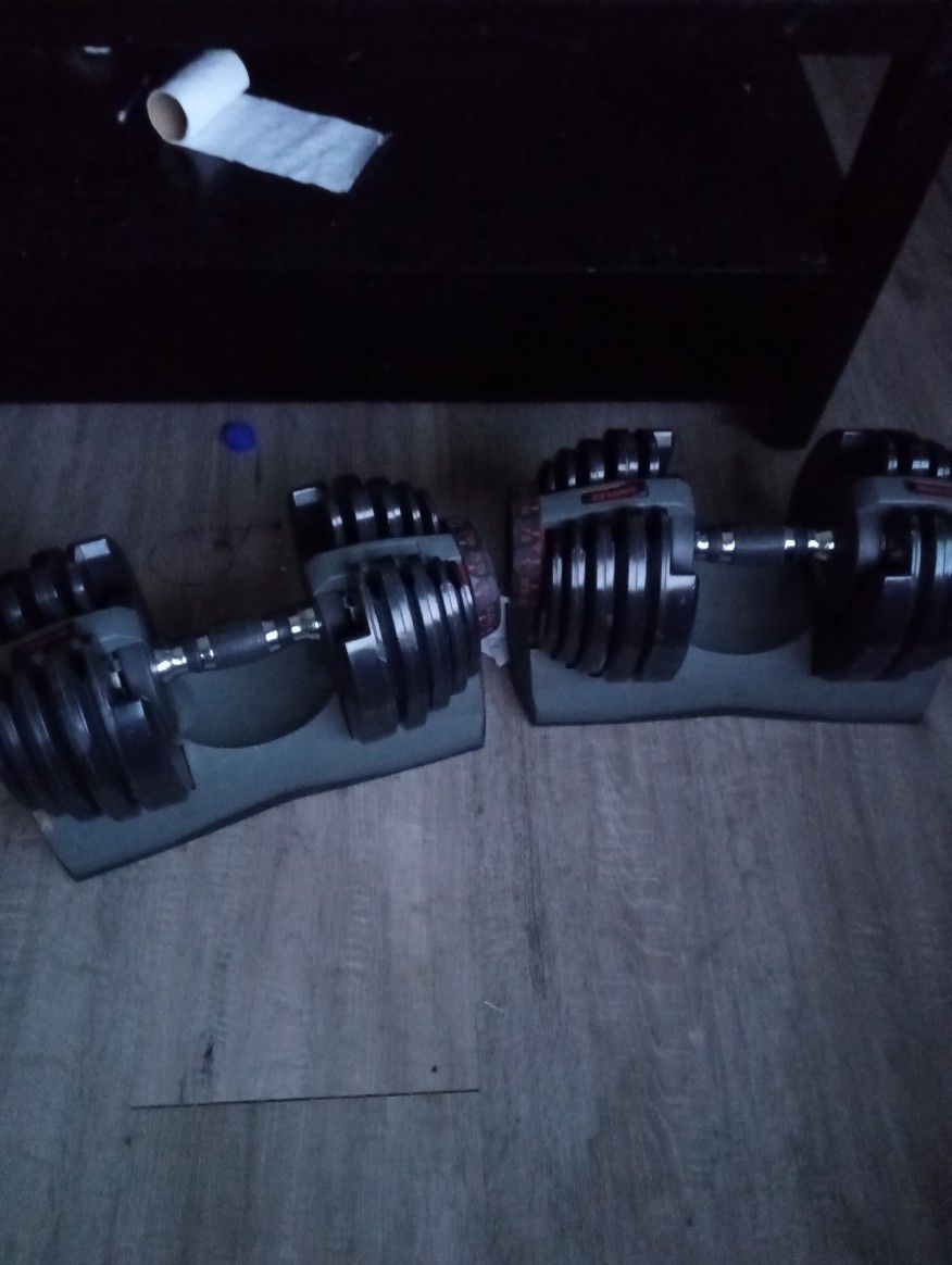 Like New comes With Bench Set.