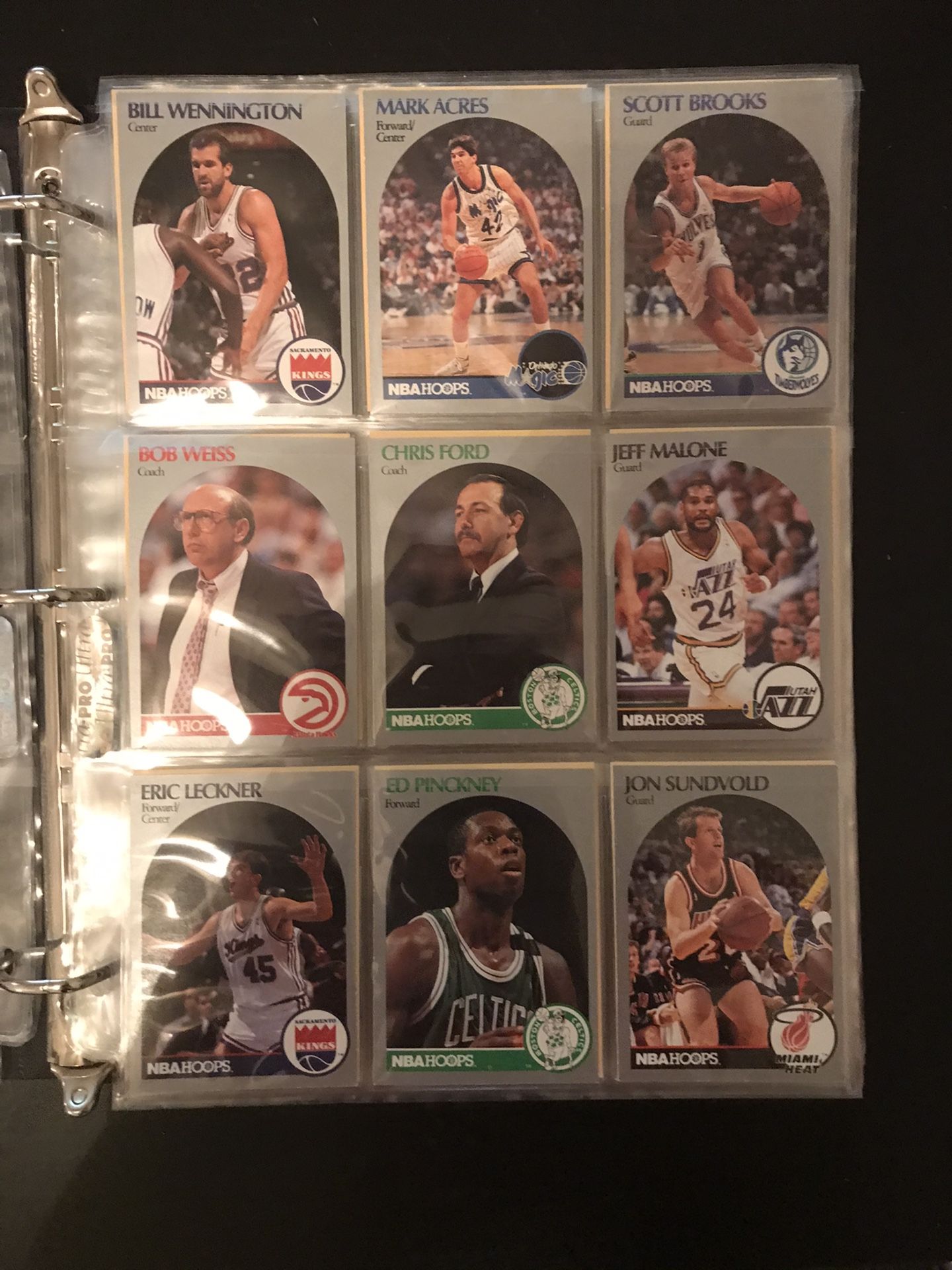 1990 basketball cards. Some rookies. (250 cards)