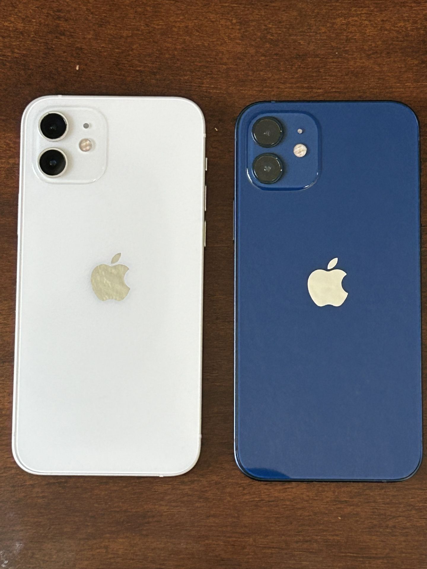 iPhone 12 ~ 64gb ~ Carrier Unlocked