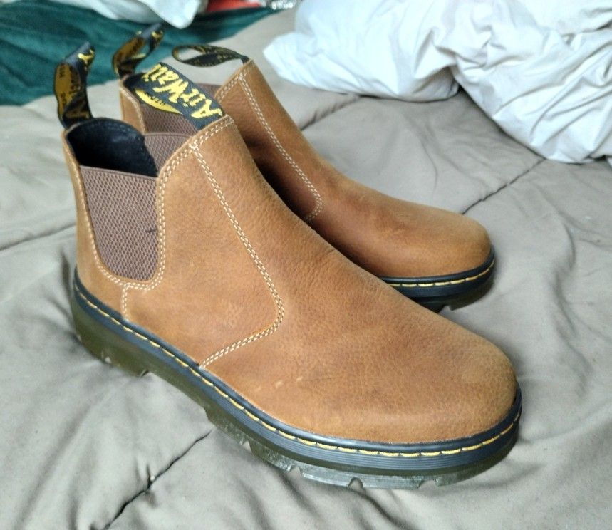 Men's Dr. Martens (Size 10)