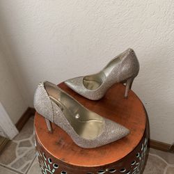Guess Heels Size 6.5M