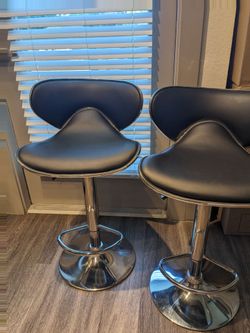 2 black bar stools/chairs - $20