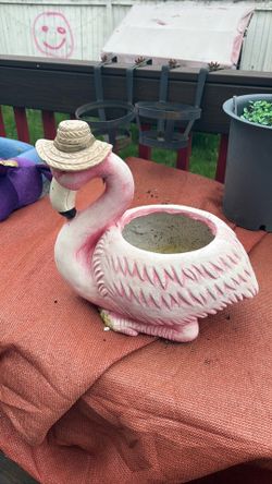 Flamingo planter