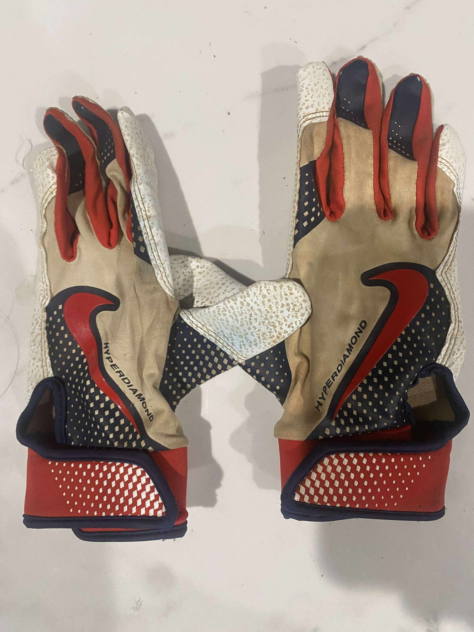 Nike Hyper Diamond Edge Batting Gloves Womens Size Medium White/Red Used
