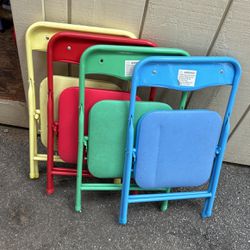 4 Kid Chairs Take All For 20$