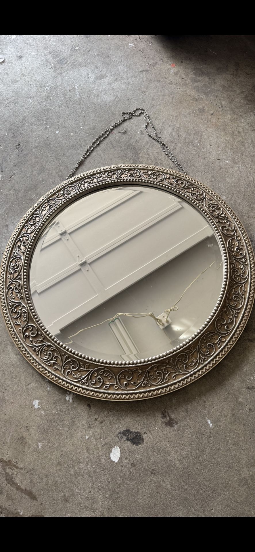 Round Hanging Mirror