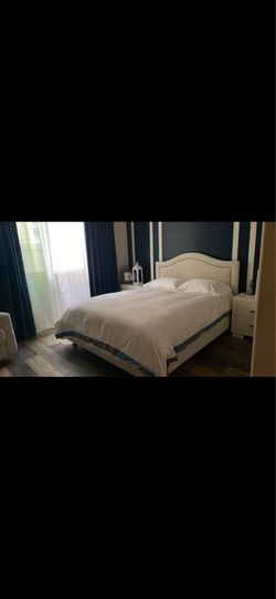 Queen size bed for sale!