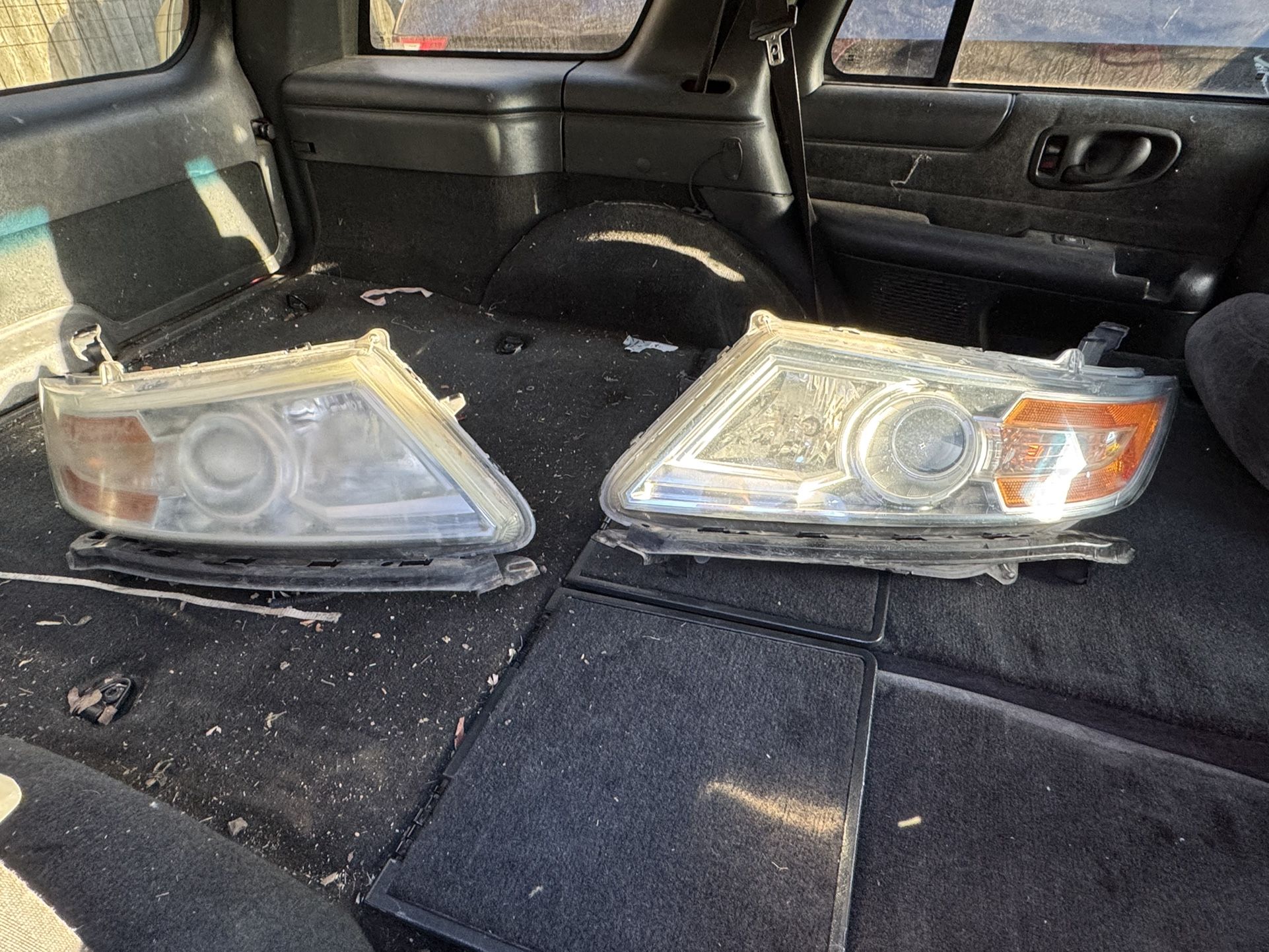 Front Headlights Pair 2011 Honda Odyssey
