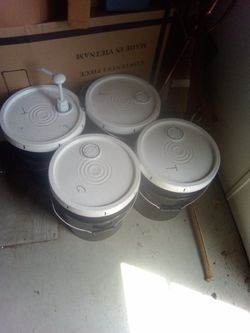 Laundry detergent/Tide & Gain Liquid