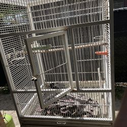 Large birds cage, jaula grande de pajaros