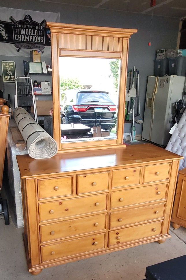 Solid Oak Bedrrom Set