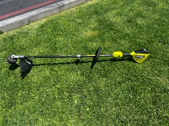 RYOBI STRING TRIMMER 40V HP Brushless Whisper Series 17 in. Cordless Attachment Capable (Tool Only)
